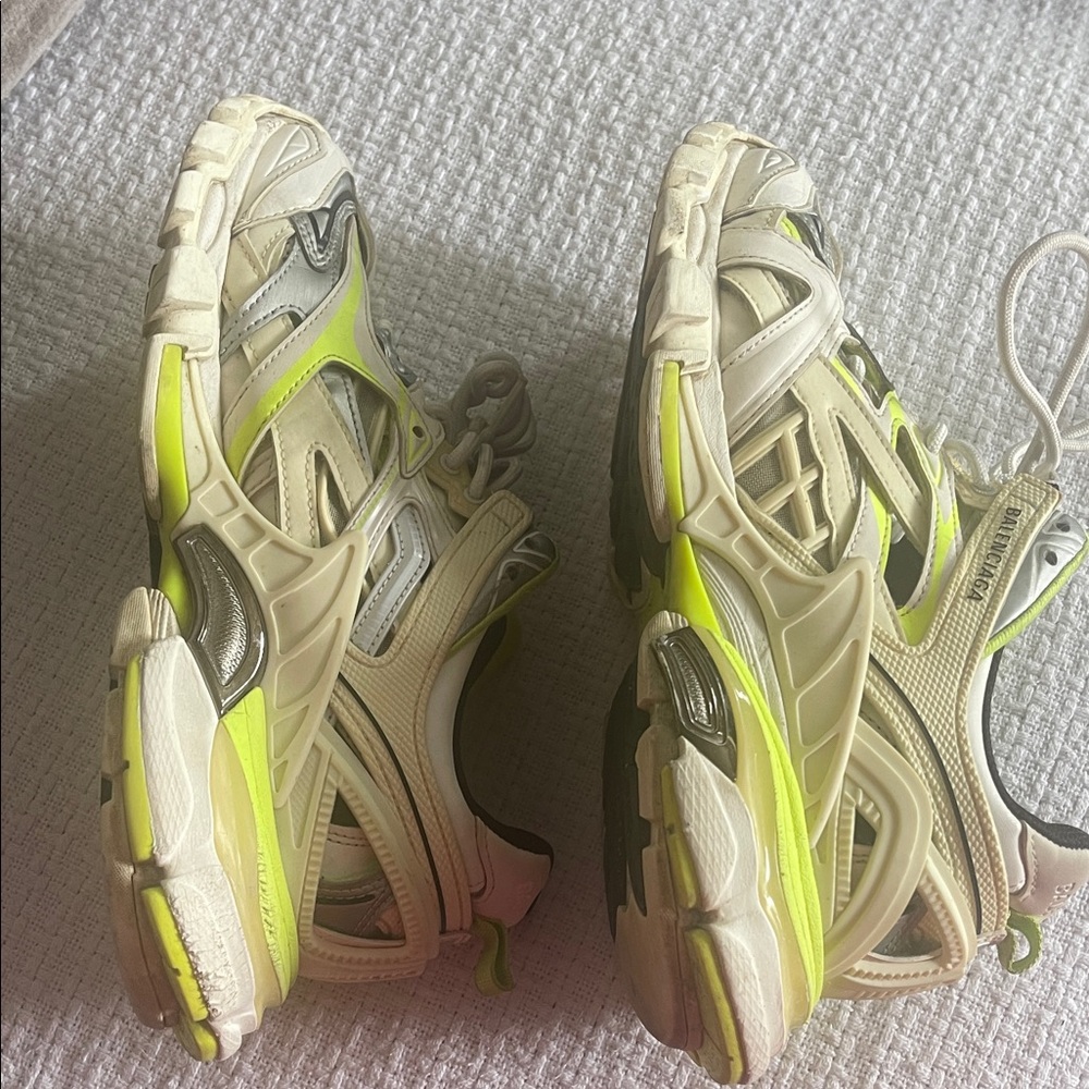 Balenciaga women’s White Sneakers with Neon Yellow Accents - Picture 13 of 13